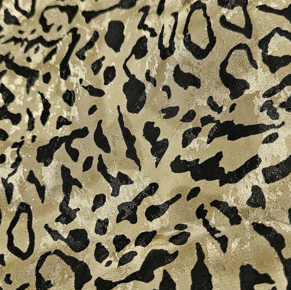 Vintage leopard jaguars tiger print like silk sheer Beige gold tone scraft - Picture 5 of 8